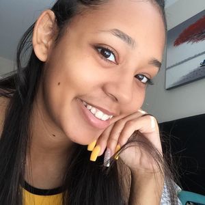 Meet your Posher, Ayana